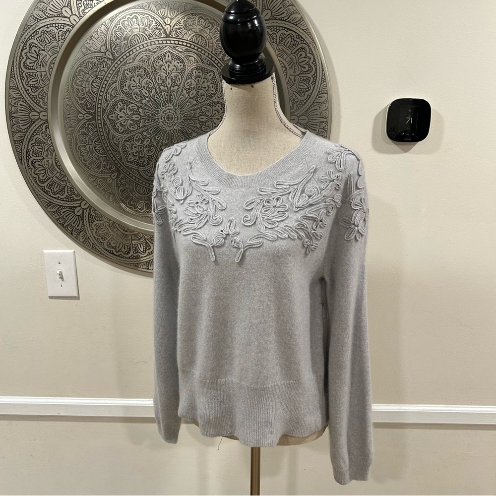 White & Warren gray on gray cashmere sweater – Size Large